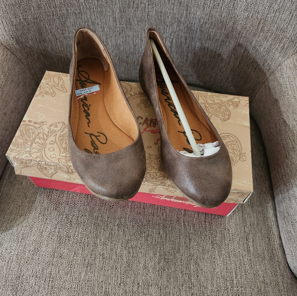 Shoes 👞 - Picture 2 of 4